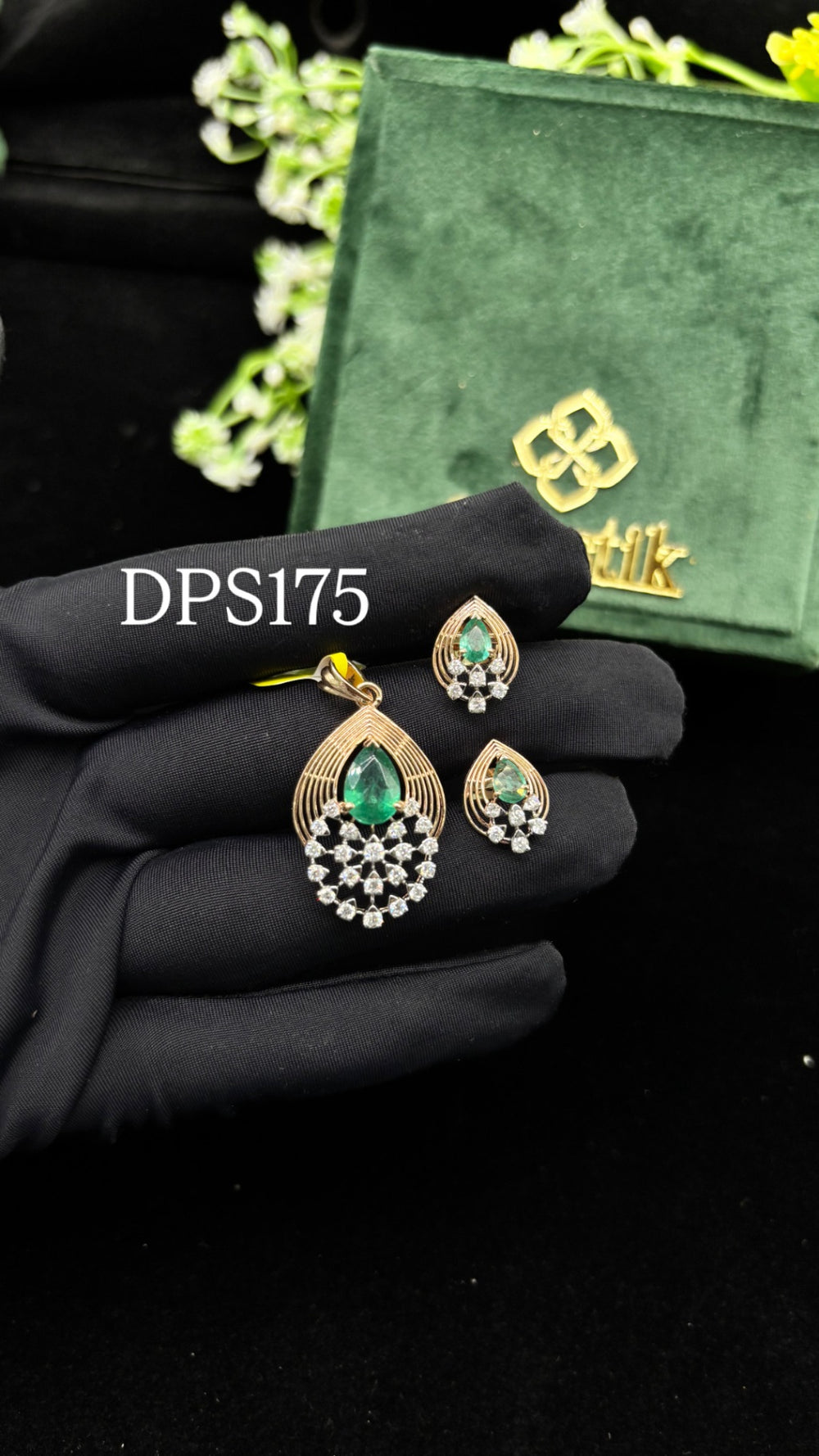 Emera Dew Pendant Set